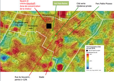 L'îlot vert est bien visible comme espace plus frais