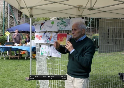 Illustrations et présentations par Christian Colin architecte, urbaniste, FNE94 (présentation lien ci-dessous). L'îlot vert s’inscrit comme continuité écologique dans une Trame Verte et Bleue et présente une réserve de biodiversité. Il s’inscrit dans la topologie du bassin versant de la Bièvre , à l’articulation entre Paris et le coteau ensoleillé de la Bièvre qui s'étend jusqu’à Saclay. Voir aussi le chapitre "Inventaire de la biodiversité". https://www.youtube.com/watch?v=ydVJ4NBSh7A